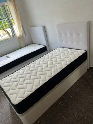 Cama canapé y colchón matrimonio