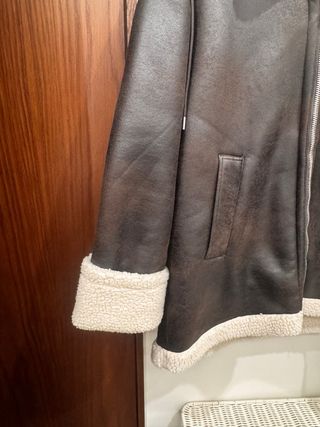 Chamarra café con forro beige