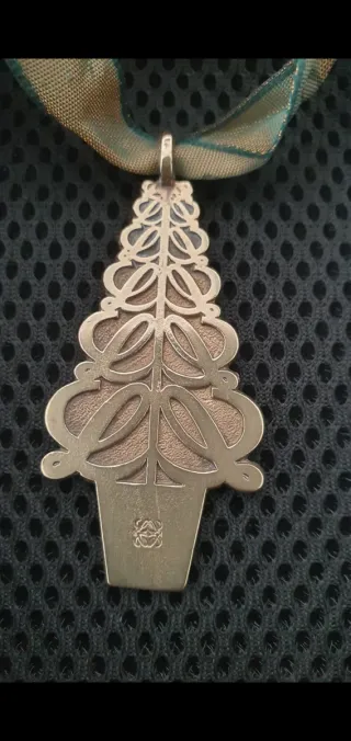 Colgante árbol Loewe dorado y verde