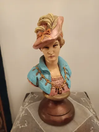 Busto antiguo escayola mujer de época años 1940