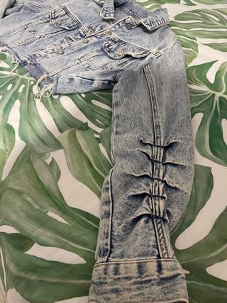 Chaqueta vaquera corta