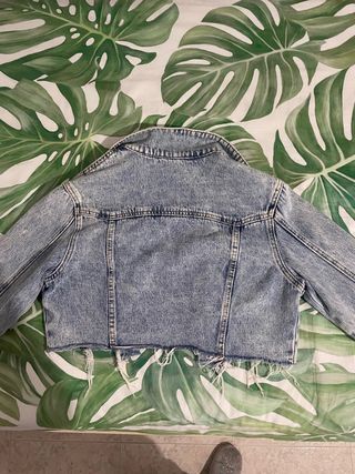 Chaqueta vaquera corta