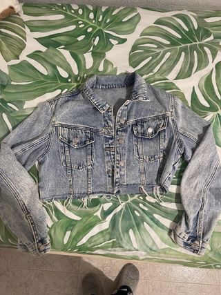 Chaqueta vaquera corta