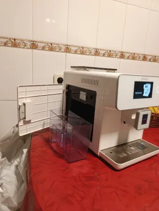 Cafetera: Cecotec Power Matic-ccino 8000 Bianca.