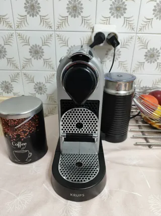 Cafetera Krups Nespresso con espumador