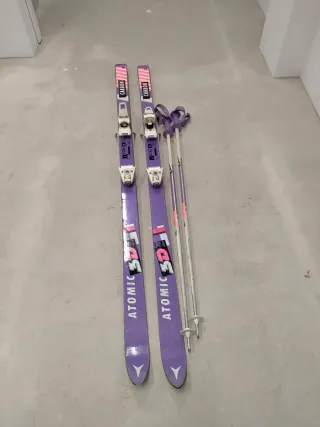 Esquís Salomon Morados con Bastones