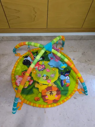 Manta de juego infantil con arcos