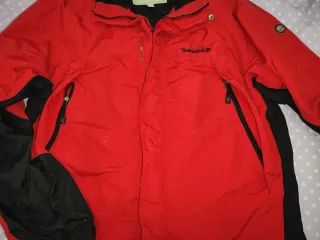 Chaqueta Timberland Roja y Negra