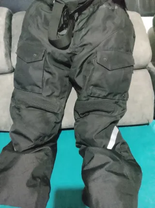 Mono pantalón moto talla L protección rodilla y ca