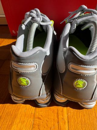 Nike Shox NZ gris y verde