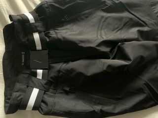 Pantalón de esquí con cinturón. Como nuevo.