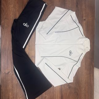 Conjunto deportivo Alo Yoga blanco y negro, nuevo