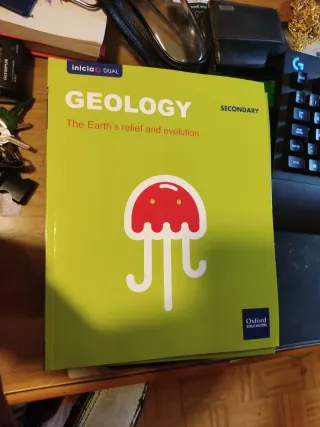 Inicia Geology 1.º-3.º ESO. Student's Book Volu...