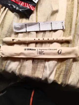 Flauta Yamaha Soprano Descant YRS-23