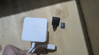 Raspberry Pi 4 + Cargador Oficial + SD 32GB + HDMI