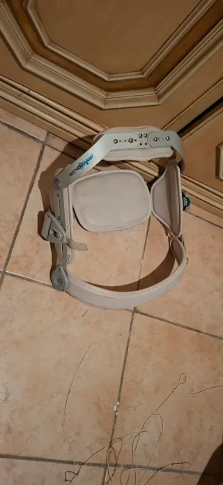 Busto Ortopedico Donjoy Beige