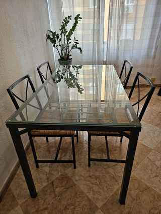 Mesa cristal y 6 sillas diseño moderno