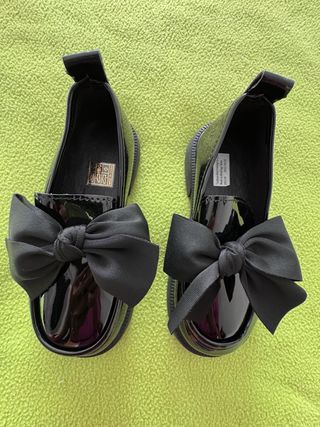 Merceditas Dr. Martens charol negro lazo talla 30