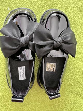 Merceditas Dr. Martens charol negro lazo talla 30