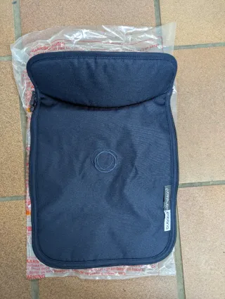 Carro Bugaboo con funda impermeable