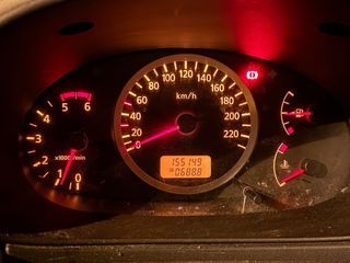 Nissan Almera tino 2004