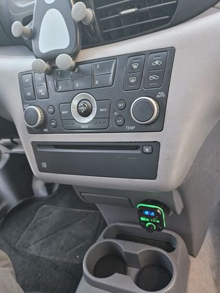 Nissan Almera tino 2004