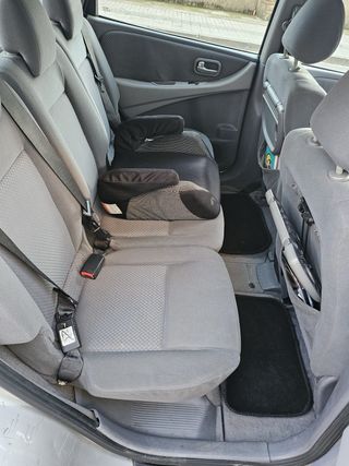 Nissan Almera tino 2004