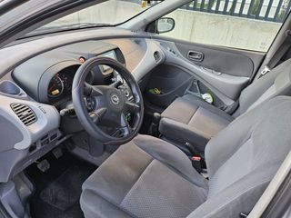 Nissan Almera tino 2004