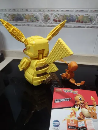 Mega Construx Pokémon Pikachu y Charmander