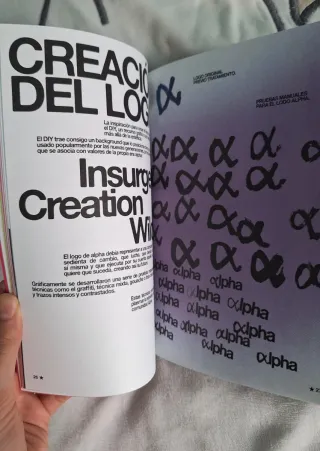 Libro Alpha firmado por Aitana