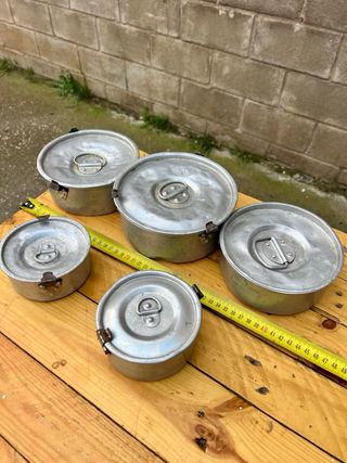 JUEGO DE FIAMBRERAS/TARTERAS METÁLICAS