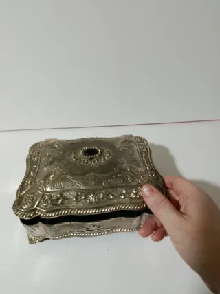 Joyero antiguo grande plateado con  piedra negra