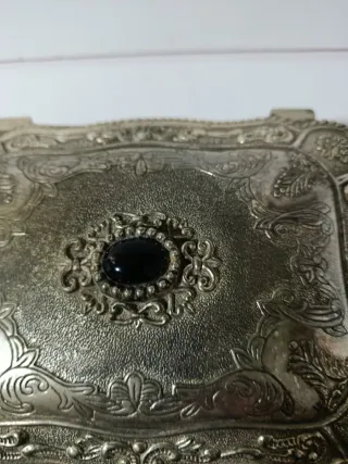 Joyero antiguo grande plateado con  piedra negra