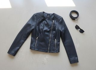 Chaqueta de cuero negra para mujer