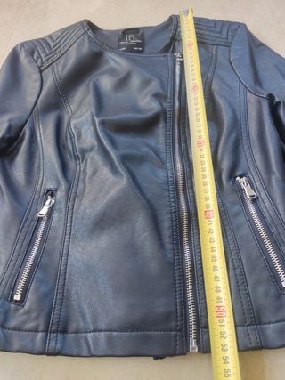 Chaqueta de cuero negra para mujer