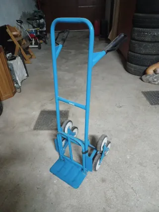 Carretilla de mano azul plegable