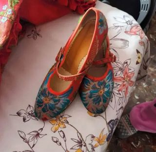 Traje de Fallera Rojo y Verde.