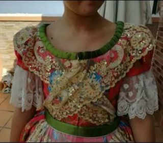 Traje de Fallera Rojo y Verde.