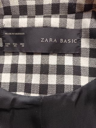 Blazer Zara Cuadros Blanco y Negro,talla XS