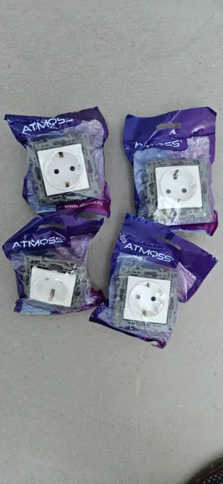 4 Enchufes ATMOSS Nuevos