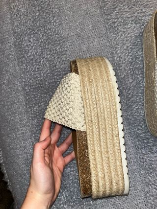 Sandalias Plataforma Beige y Blancas Esparto