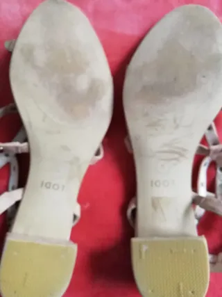 Sandalias LODI piel tachuelas color nude T.39