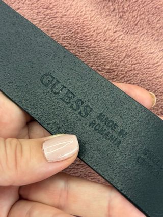 Cinturón Guess Negro y Dorado