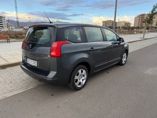 Peugeot 5008 2010