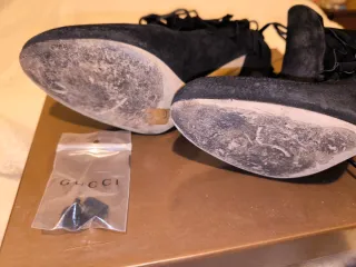 Botines Gucci Ante Negro con Flecos