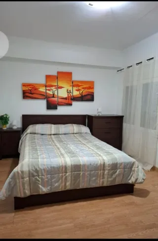 Alquiló habitación  solo CHICAS.. sola que trabaje