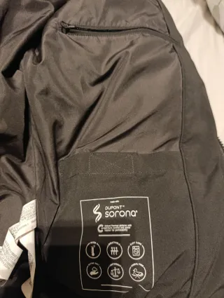 Chaqueta Zara Negra con Capucha.