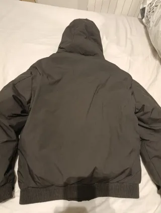 Chaqueta Zara Negra con Capucha.