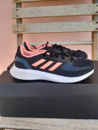 Scarpe Adidas Donna N.36.5 Corsa Palestra