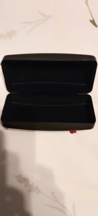 Fundas para gafas Bvlgari y Versace